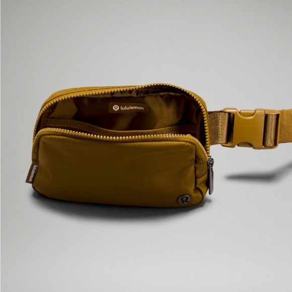 Everywhere Belt Bag - Picture 3 of 3